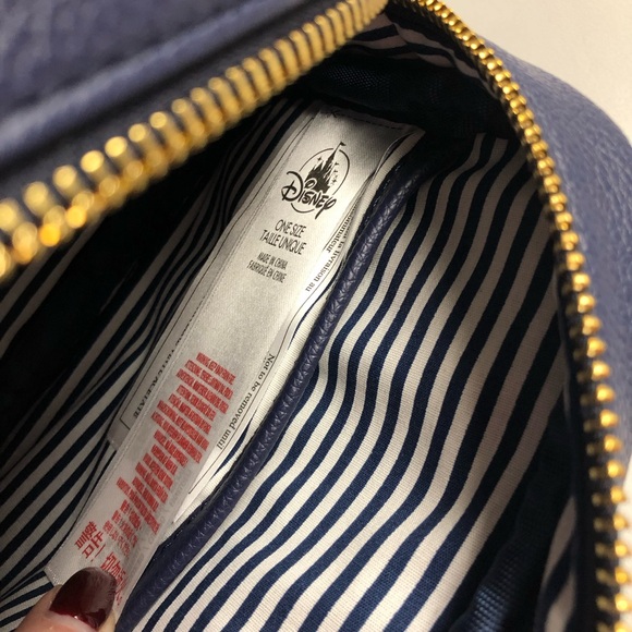 NWT - Disney convertible belt bag in navy 🤩 - Picture 7 of 9